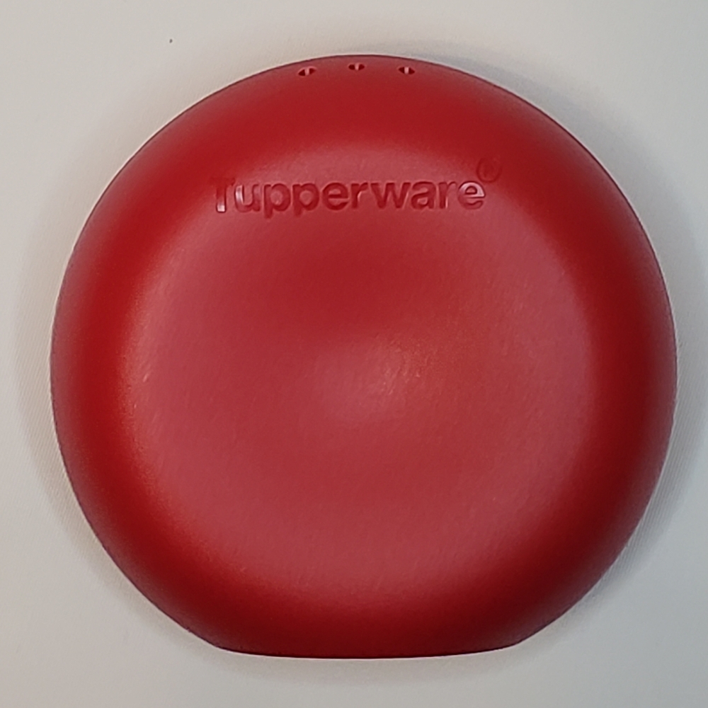 Tupperware Red Round Salt Shaker - Picture 6 of 13